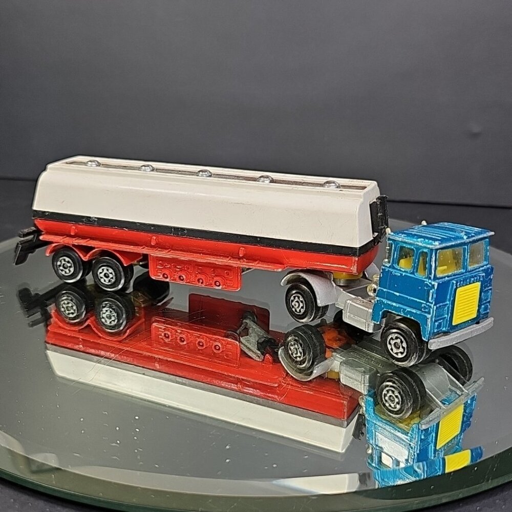 1973 Matchbox Super Kings Texaco Tanker with Blue Scammell Tractor Semi UK